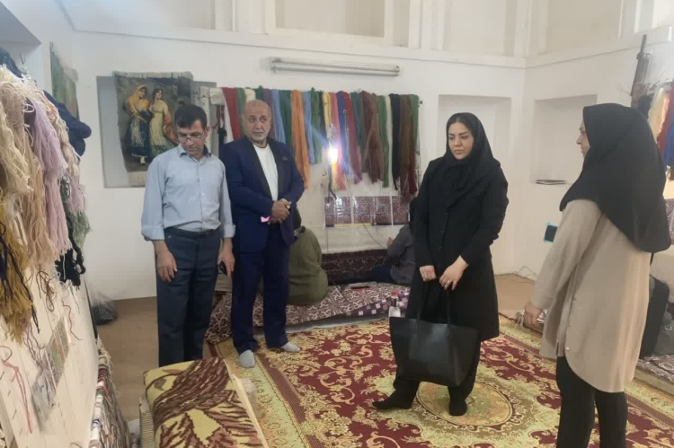 همکاری آموزشی جهاددانشگاهی استان سمنان و اتحادیه فرش دستباف استان